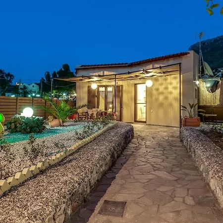 Rena's Rustic Retreat 하니아